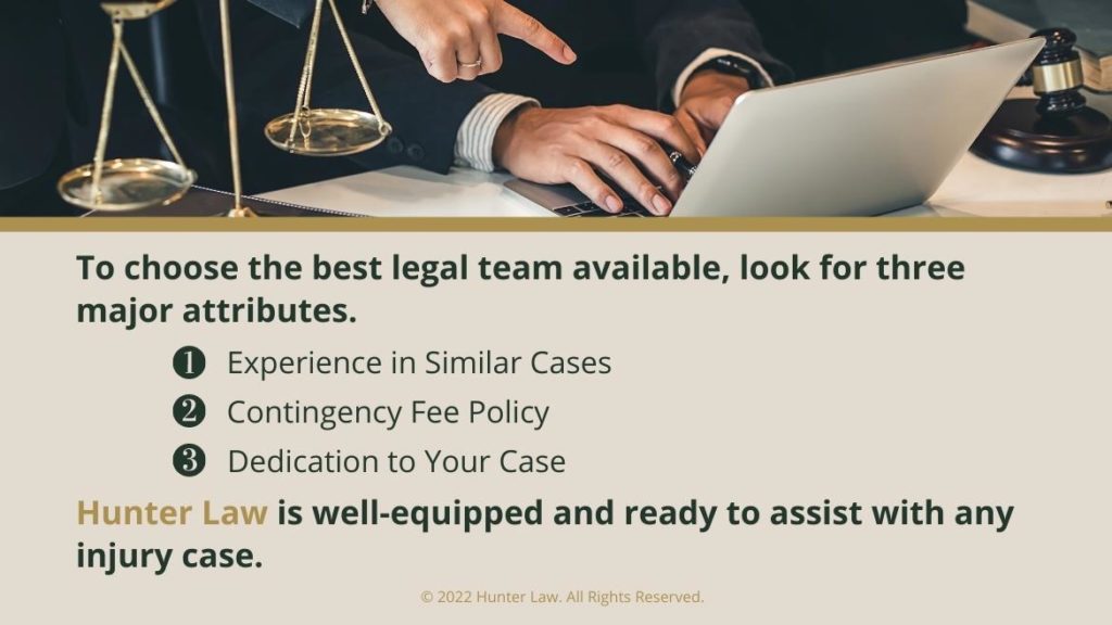 Callout 5: Legal team working together at desk with laptop and justice scales- 3 major attributes of best auto accident lawyers- 3 numbered attributes listed